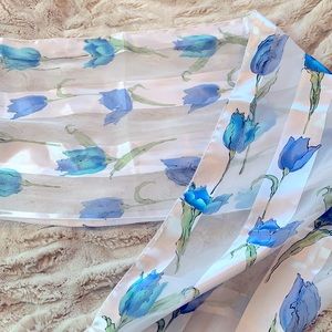 Blue Tulip Shoulder Scarf